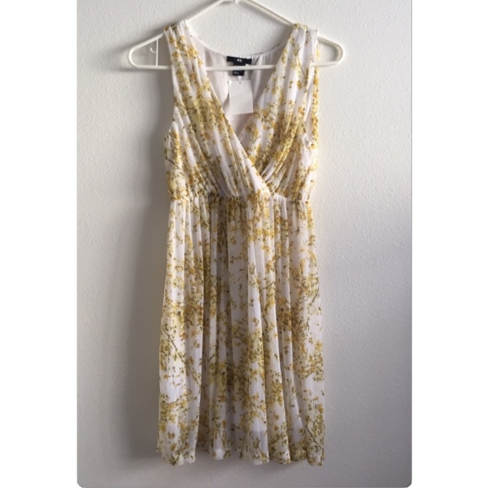 🆕 H&M yellow floral fully lined ruffle dress